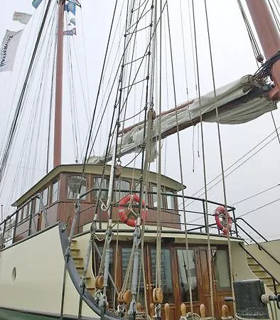 Boat Barkentijn Marjorie 2*