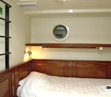 Boat Barkentijn Marjorie Hotel na wodzie 2*